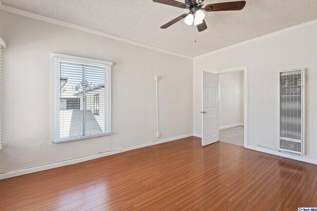 Building Photo - 318 E Palmer Ave