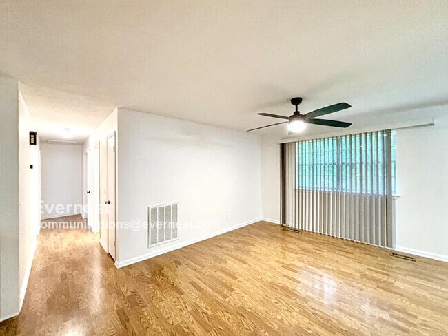 Building Photo - 922 Wesley Dr