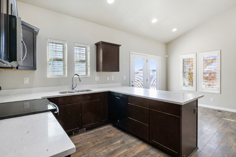 Building Photo - 4918 W Beach Comber Way