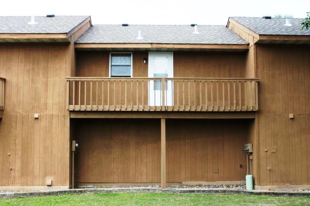 Building Photo - 1624 Greeley St S