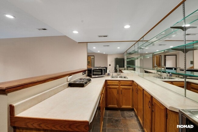 Building Photo - Charming 1BR Townhome in Lakewood