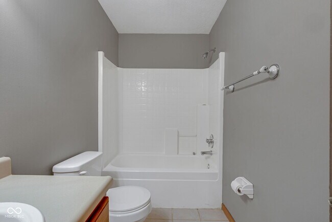 Building Photo - 6318 Pickwick Ct