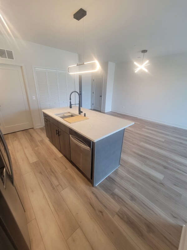 Building Photo - 302 W Liberty Dr