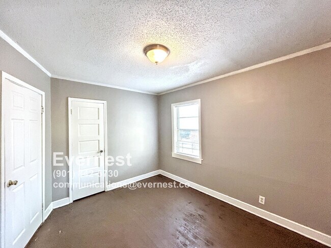 Building Photo - 1507 Wilson St