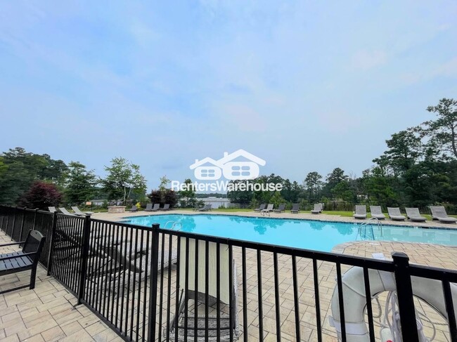 Building Photo - 1724 Defiance Dr