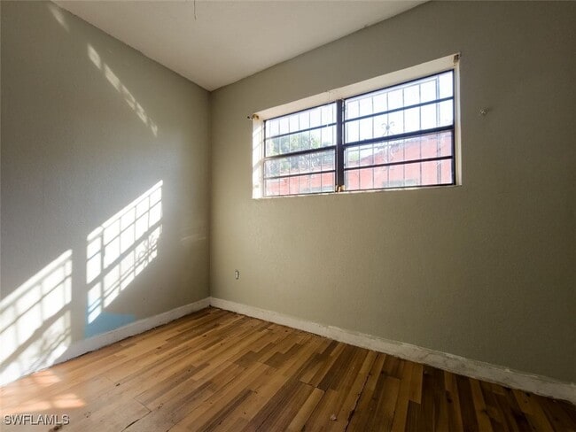 Building Photo - 271 NE 170th St
