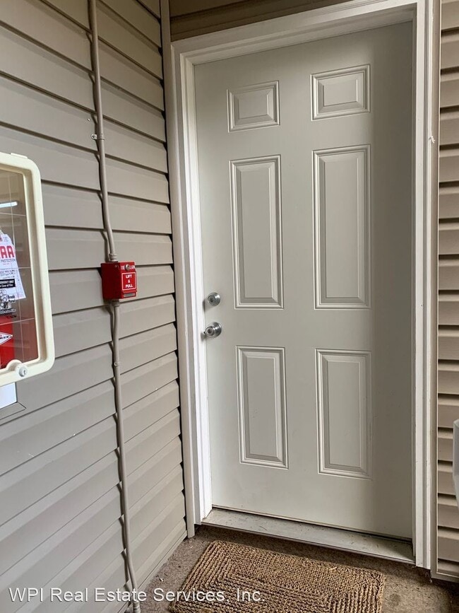 Building Photo - 1 br, 1 bath House - 12515 NE 132nd CT, #A203