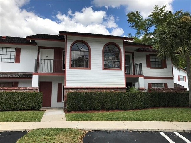 Building Photo - 2424 NW 89th Dr