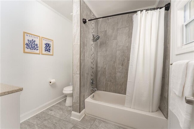 Building Photo - 200 Lowry St NE