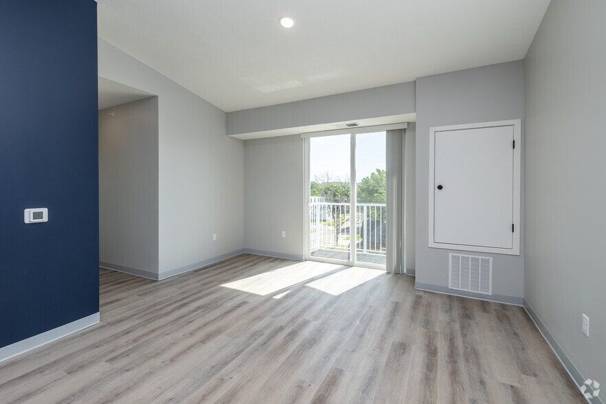 2BR, 2BA - 1,120SF - Living Room - Midwest Flats
