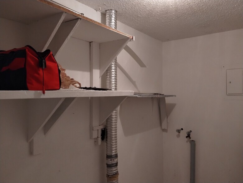 Building Photo - 8034 Orange Ave