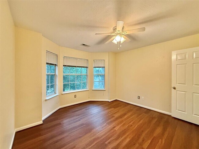 Building Photo - 105 S Spiral Vine Cir