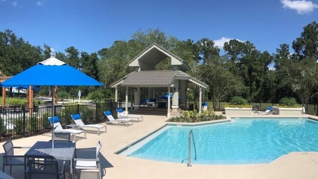 Building Photo - 8745 Palm Breeze Rd