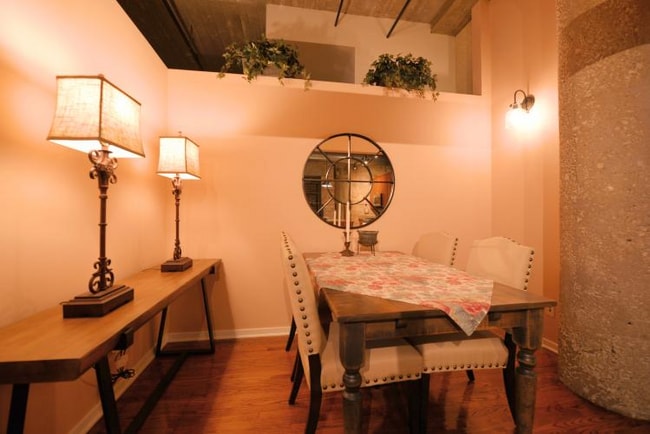 Building Photo - 900 N Kingsbury St