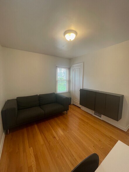Ground Level Office/Bedroom - 118 S Vermont Ave