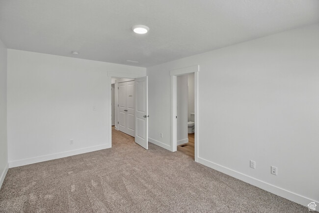 Building Photo - 949 N 900 W
