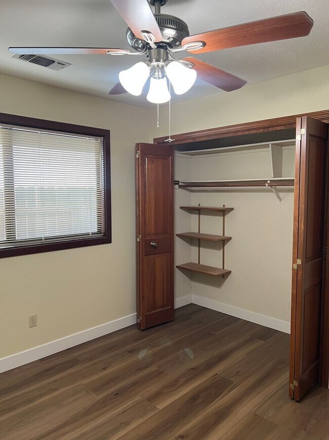 Building Photo - BEAUTIFULLY UPDATED 3 BEDROOM HOME!!