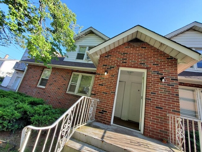 Building Photo - 116Guilden