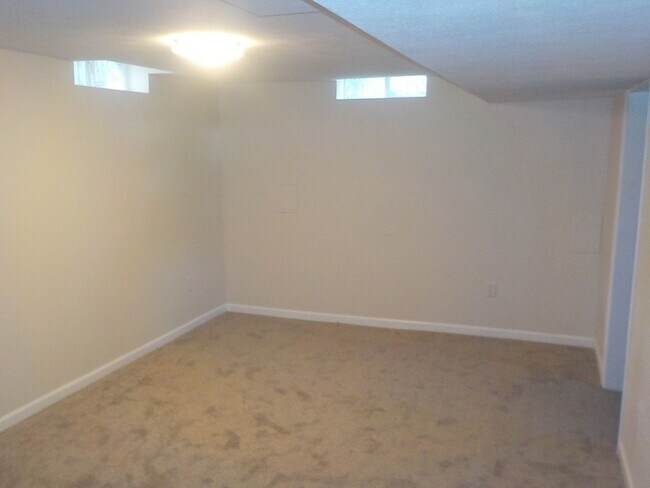 Building Photo - 1333 Fogarty Dr