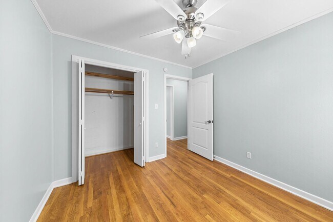 Building Photo - Available NOW!!!! Renovated Kitchen and Ba...