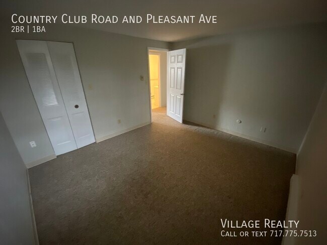 Building Photo - 617 Country Club Rd
