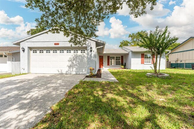 Primary Photo - 5010 Larch Ln