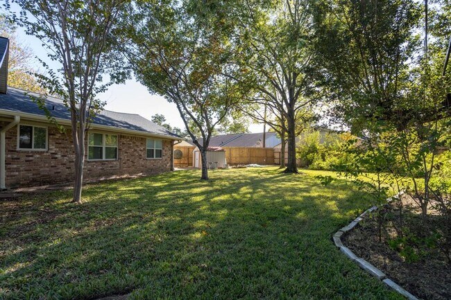 Building Photo - 11433 Ash Creek Dr