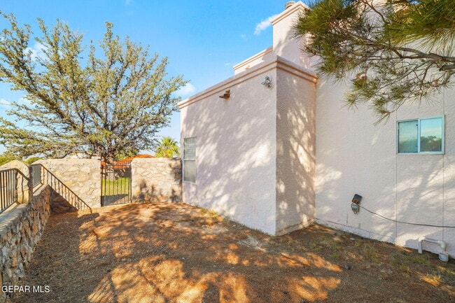 Building Photo - 851 Via Alegre Ln