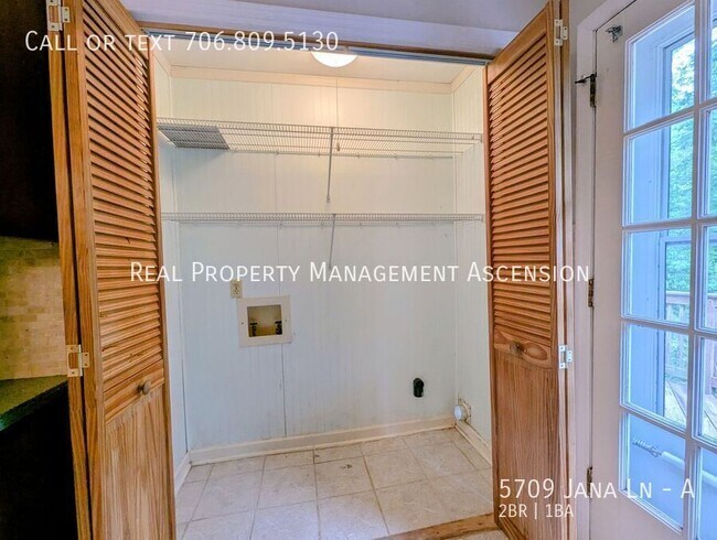 Building Photo - 5709 Jana Ln