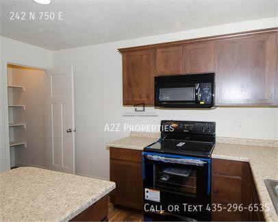 Building Photo - 242 North St