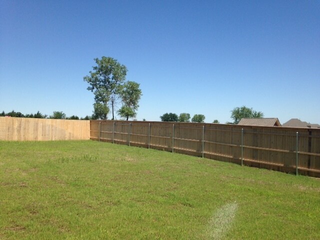 Building Photo - Edmond Schools + Kelly Lake Estates + 4 bedrooms + Community Pool