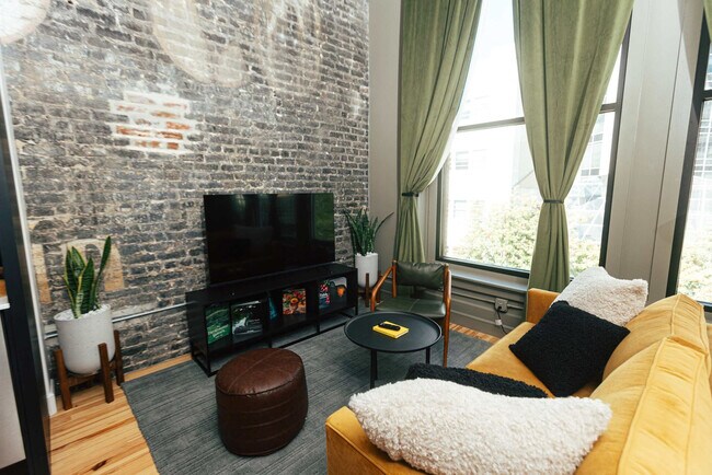 Building Photo - 1911 3rd Ave N