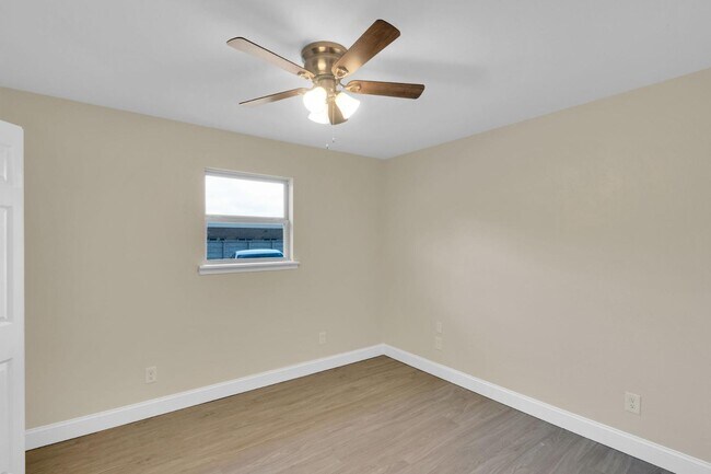 Building Photo - 701 George Hopper Rd