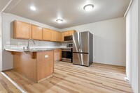 Building Photo - Spacious 4-Bedroom Home in SE Portland!