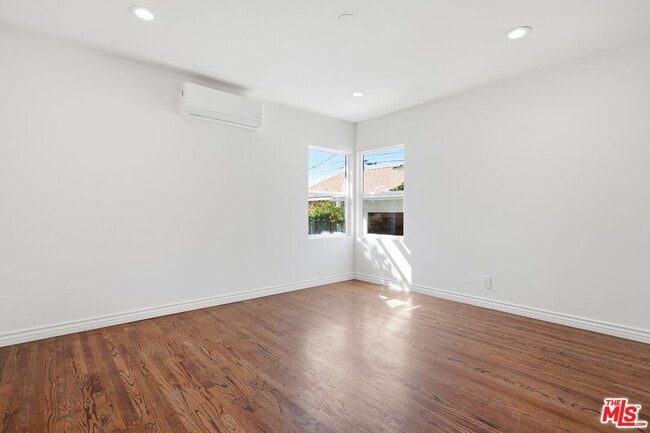 Building Photo - 9741 Alcott St