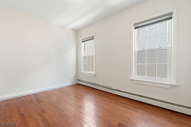 Building Photo - 66 N 15th St