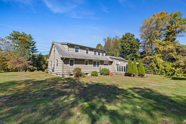Building Photo - 67 Hicock Dr