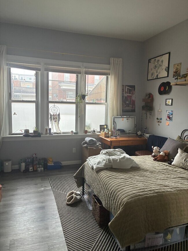 Building Photo - 353 Oakland Ave