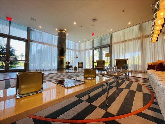 Building Photo - 2000 Metropica Wy