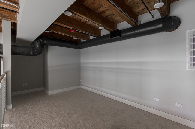 Building Photo - 729 N Sangamon St