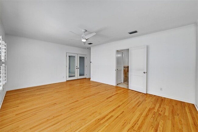 Building Photo - 1203 W 40th St