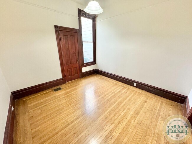 Building Photo - Location!! Charming 3 BR | 1.5 BA in the H...