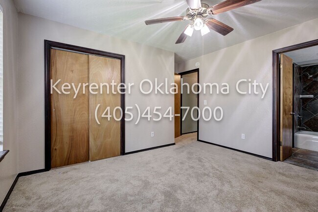 Building Photo - 10912 N Blackwelder Ave