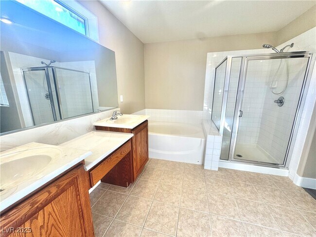 Building Photo - 8174 Amphora St