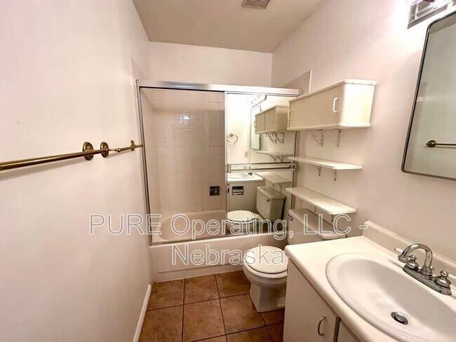 Building Photo - 1631 N 109th Plaza