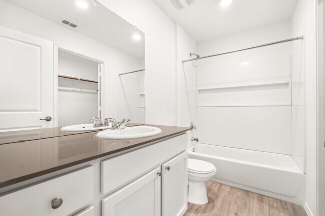 Building Photo - 10119 Ana Hts