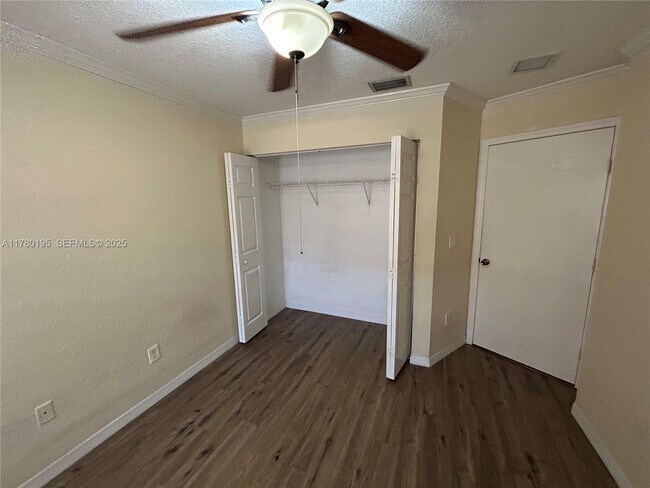 Building Photo - 2279 Anchor Ct