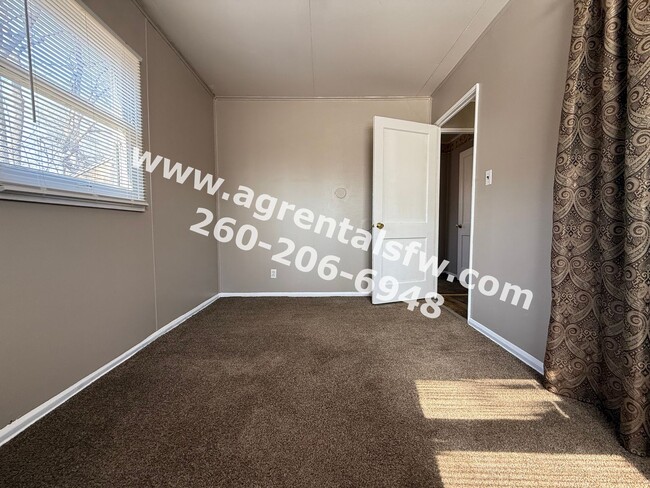 Building Photo - 4715 Bowser Ave