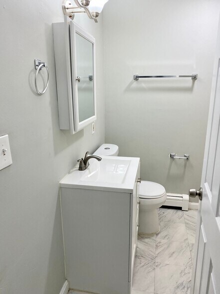 Building Photo - 75 7th St