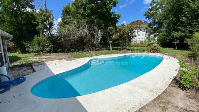 Building Photo - 5624 Pinerock Rd